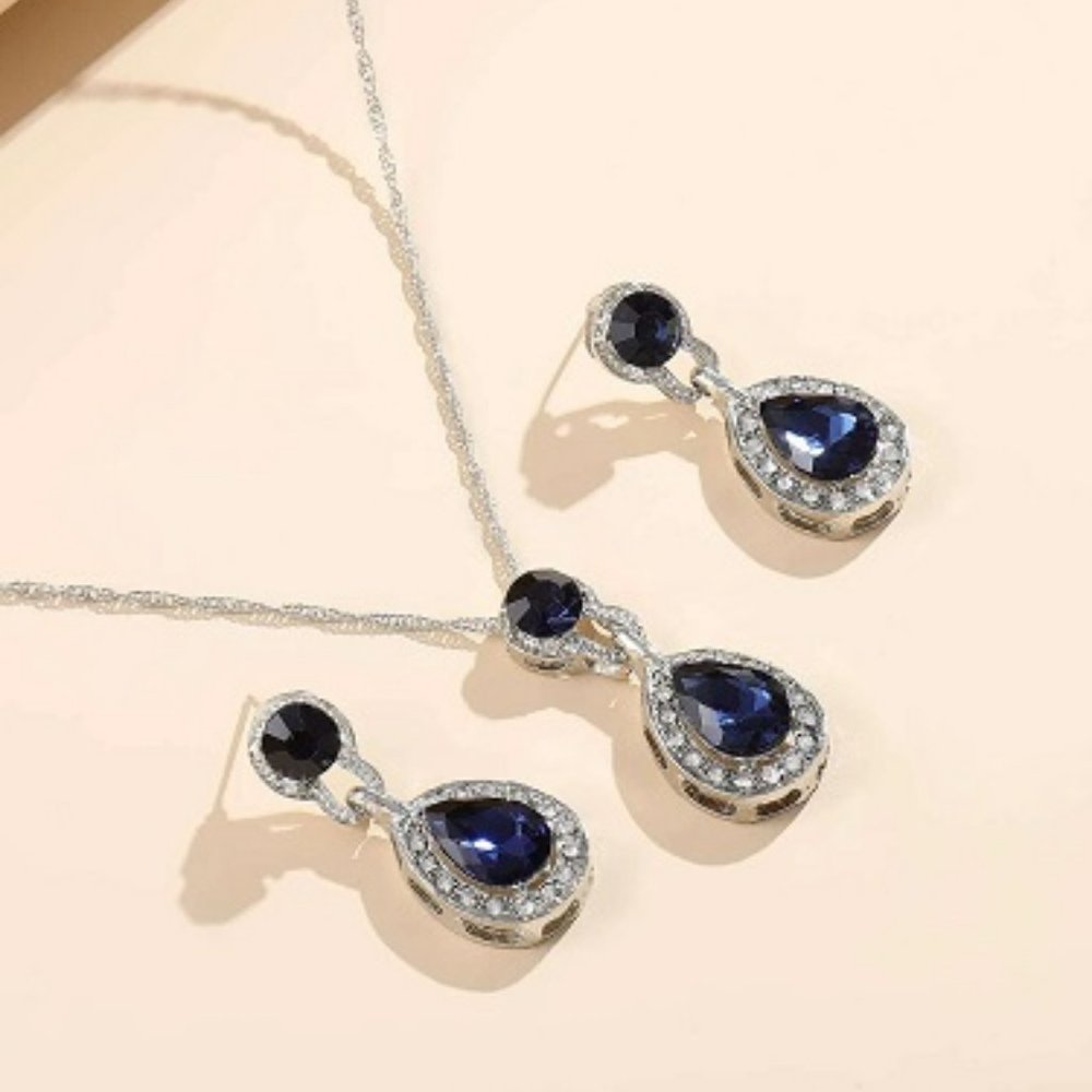 Silver Colored Chain with Deep Blue Rhinestone Teardrops Jewelry Set